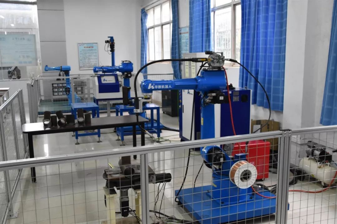 与时俱进 开拓创新 新能源车辆学院工业自动化设备销售及售后服务的新征程